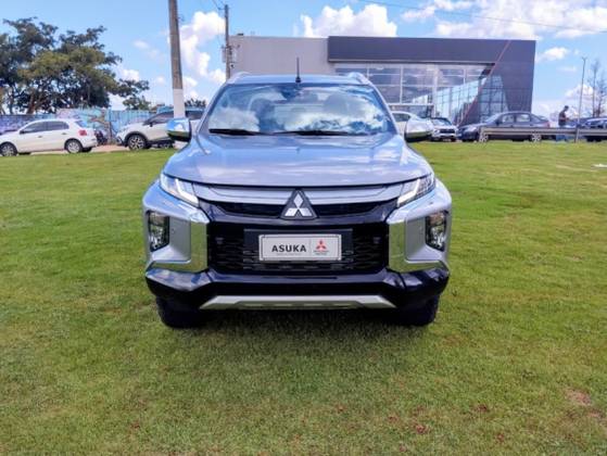 MITSUBISHI L200 TRITON 2.4 16V TURBO DIESEL SPORT HPE-S CD 4P 4X4 AUTOMÁTICO